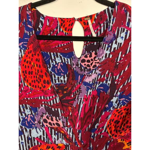 Free People Audrey Long Sleeve Romper V-Neck Printed Red Combo Shorts Size 8 - Picture 3 of 13